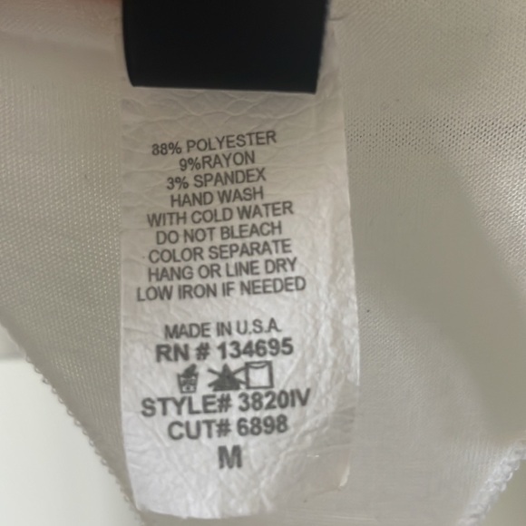 Windsor Women’s White Tribal Racerback Tank Top - Size Medium - Picture 3 of 5